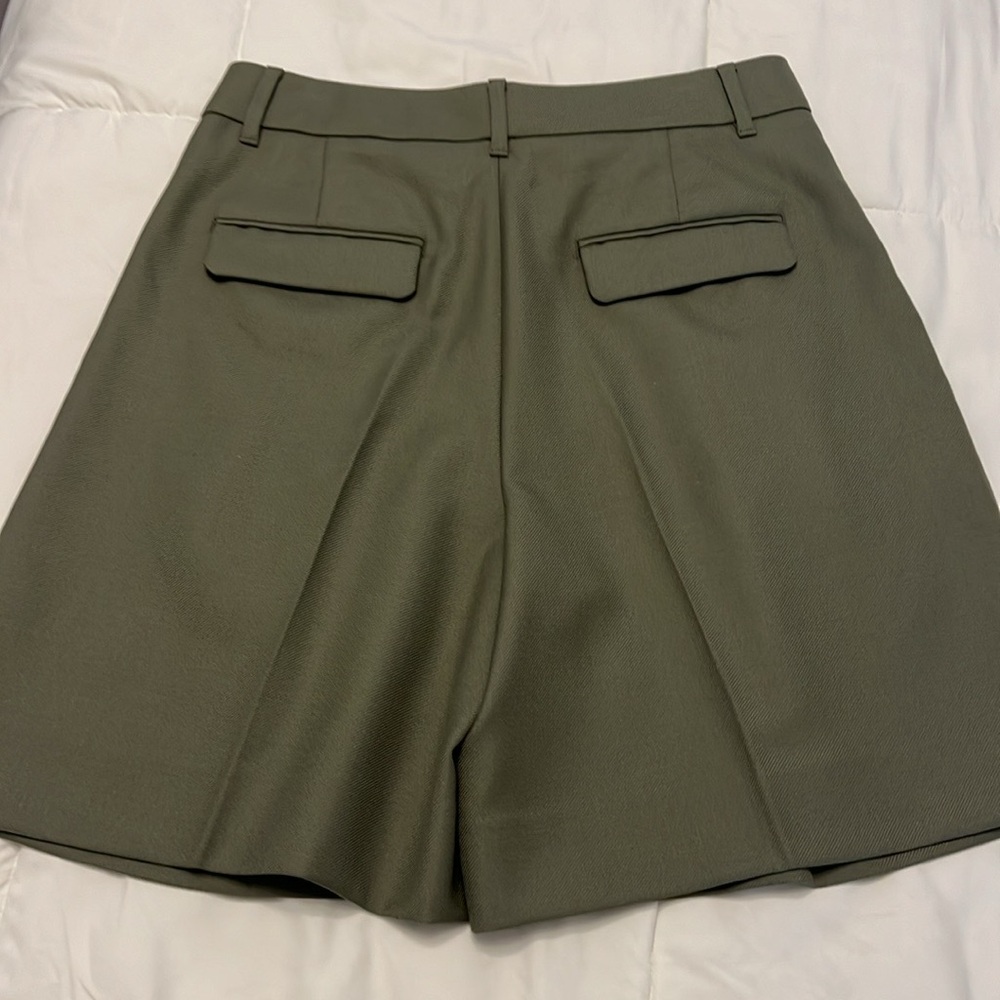 Banana Republic Olive Green Women's Bermuda shorts brand new with tags size 12 - Picture 4 of 11